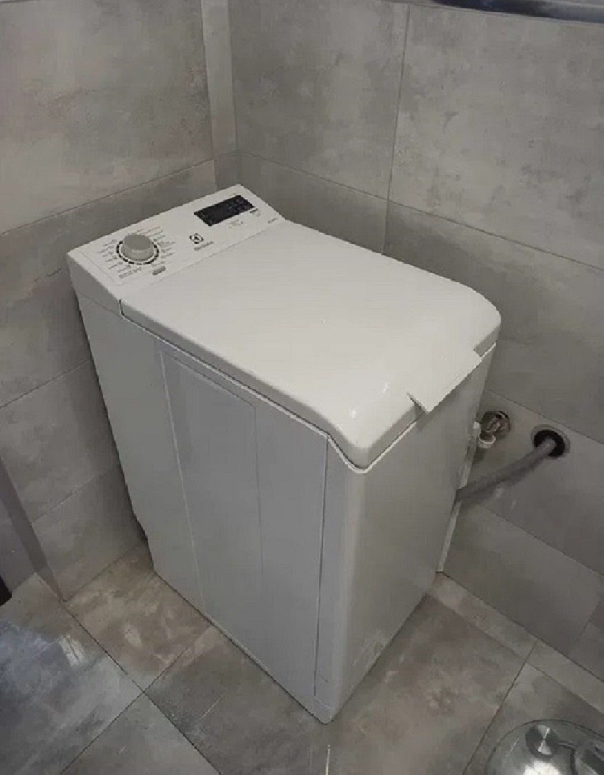 Vrchem plněná pračka Electrolux 6kg/1200 otáček