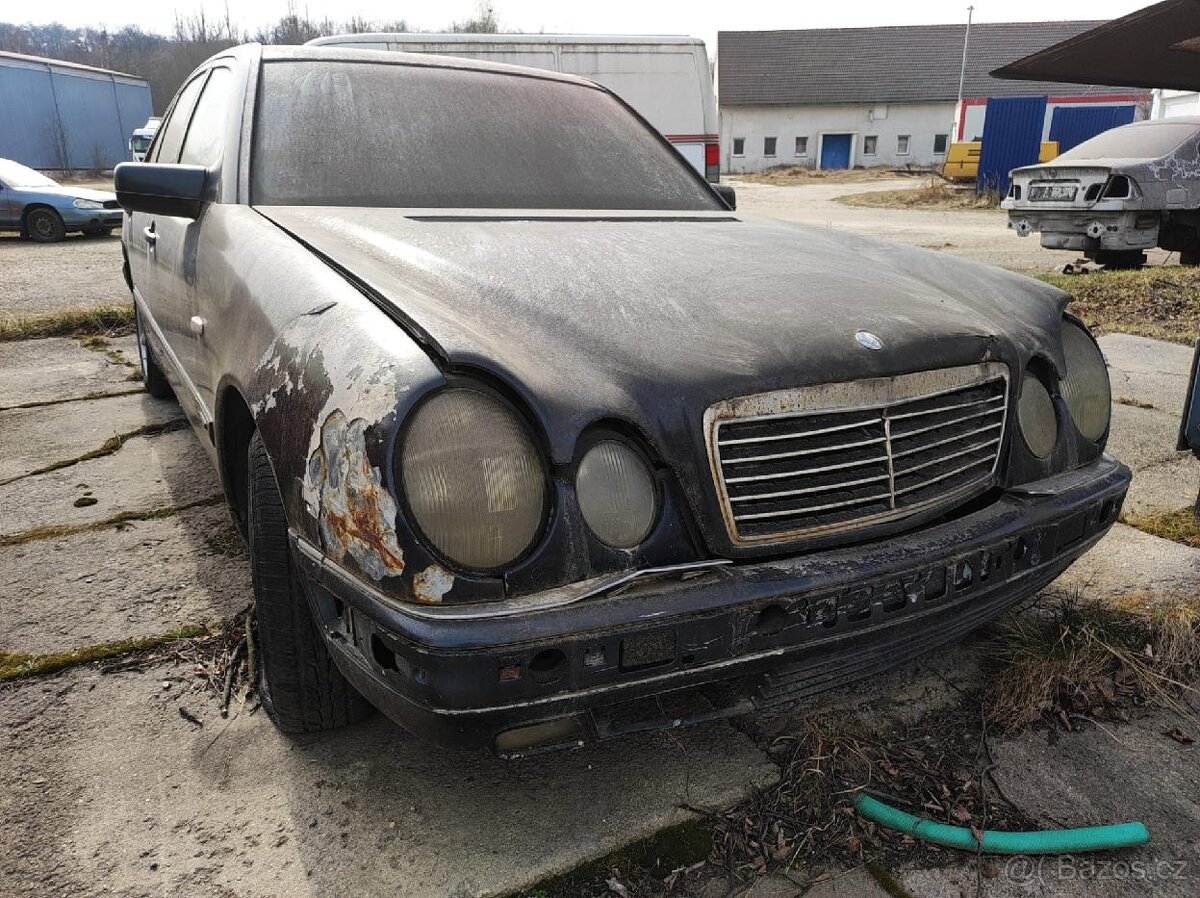 Mercedes - Benz E 290 - náhradní díly