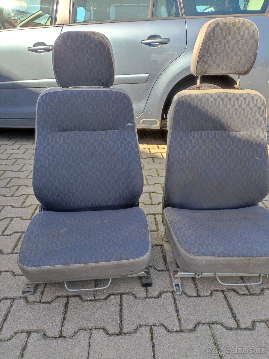 Avie, autosedačky