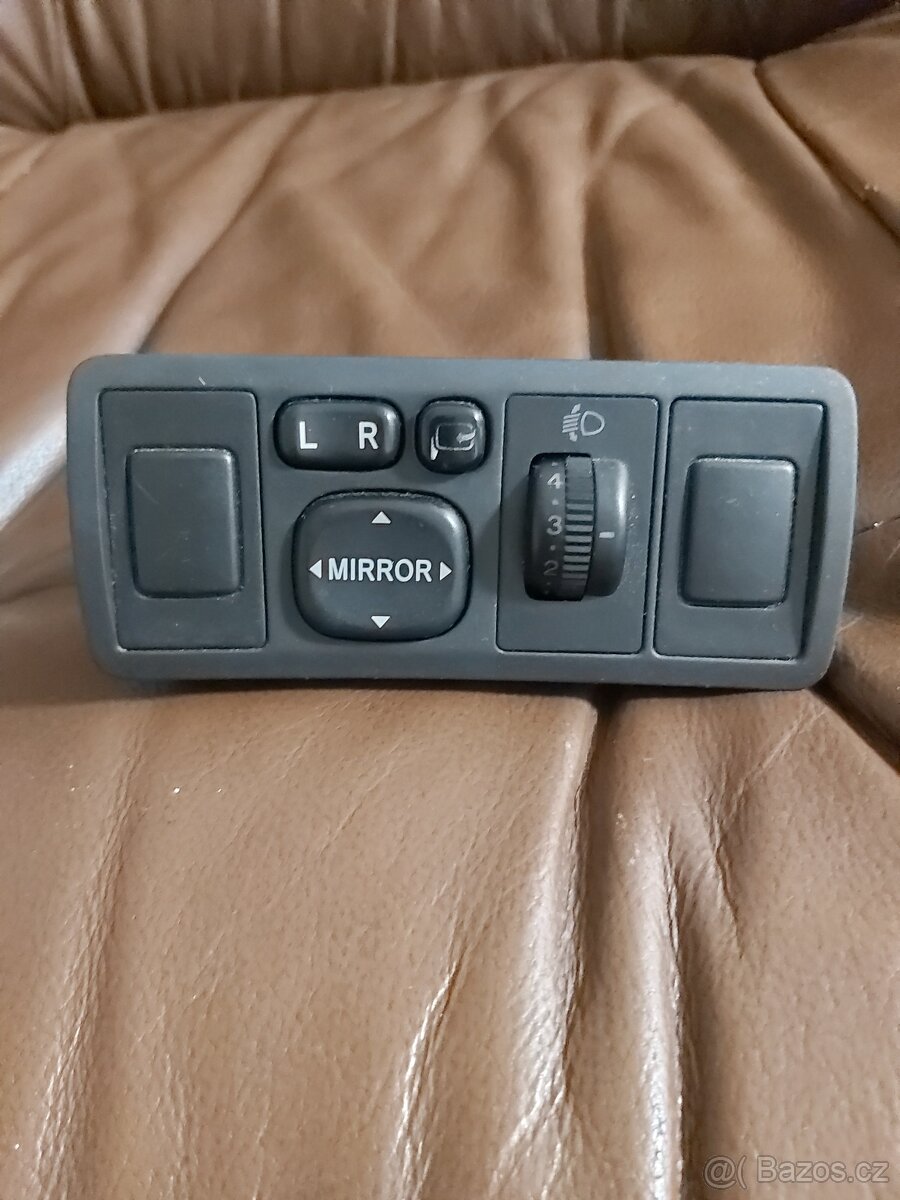 PANEL NASTAVENÍ ZRCÁTEK SVĚTEL TOYOTA AVENSIS