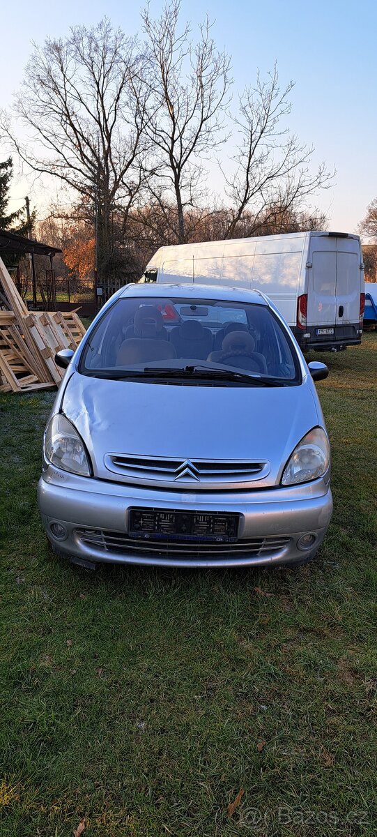 Prodám Citroën Xsara Picasso, veškeré díly z tohoto vozu
