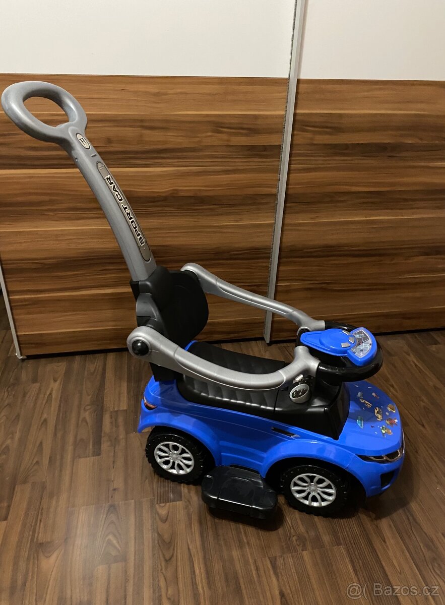 Modré odrážedlo použité