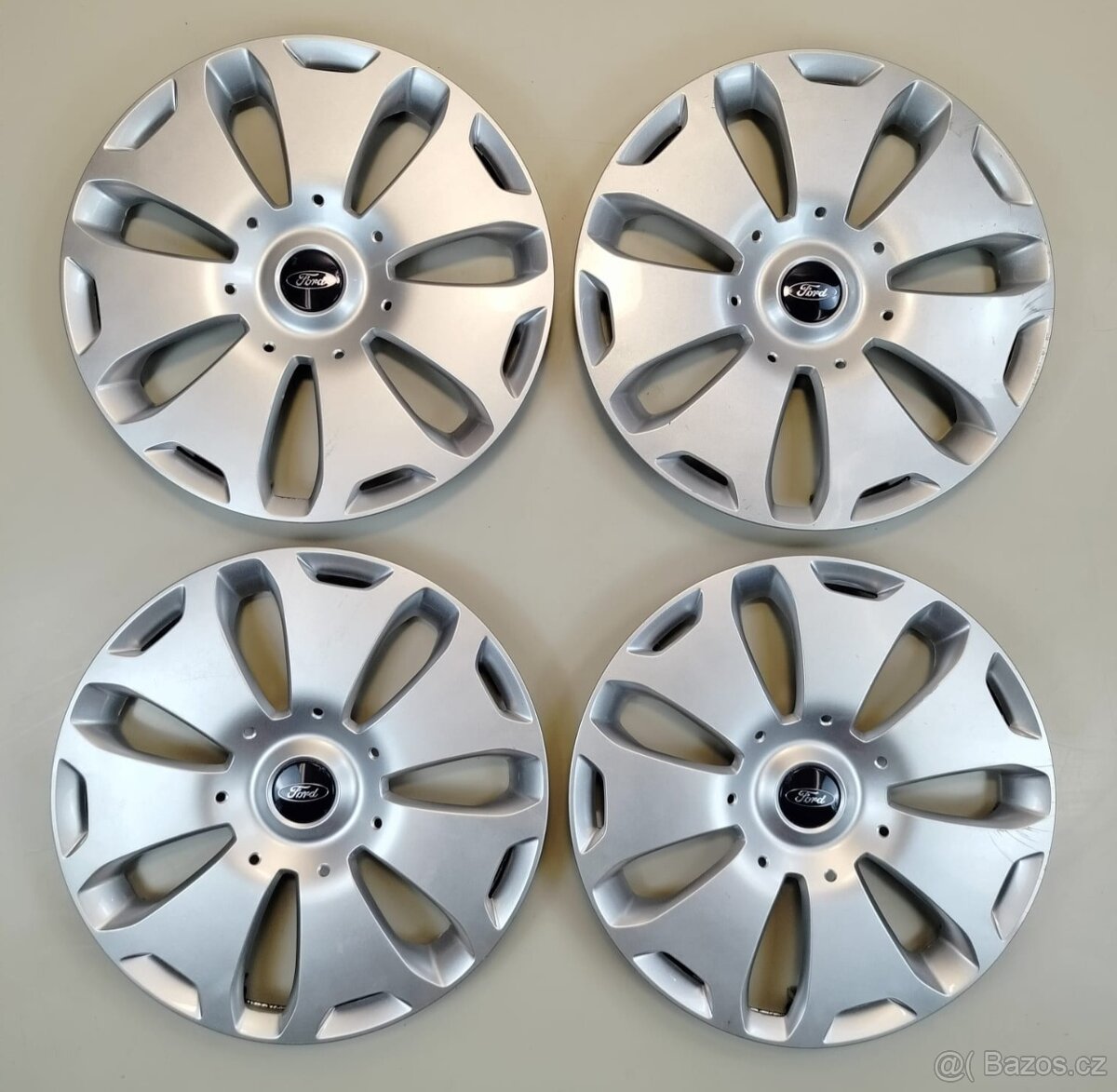 Poklice Ford 16" 4ks