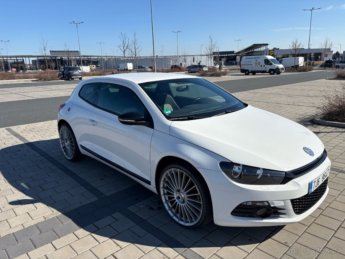 VW Scirocco , SPECIAL WHITE -TEAM. Nízký nájezd km