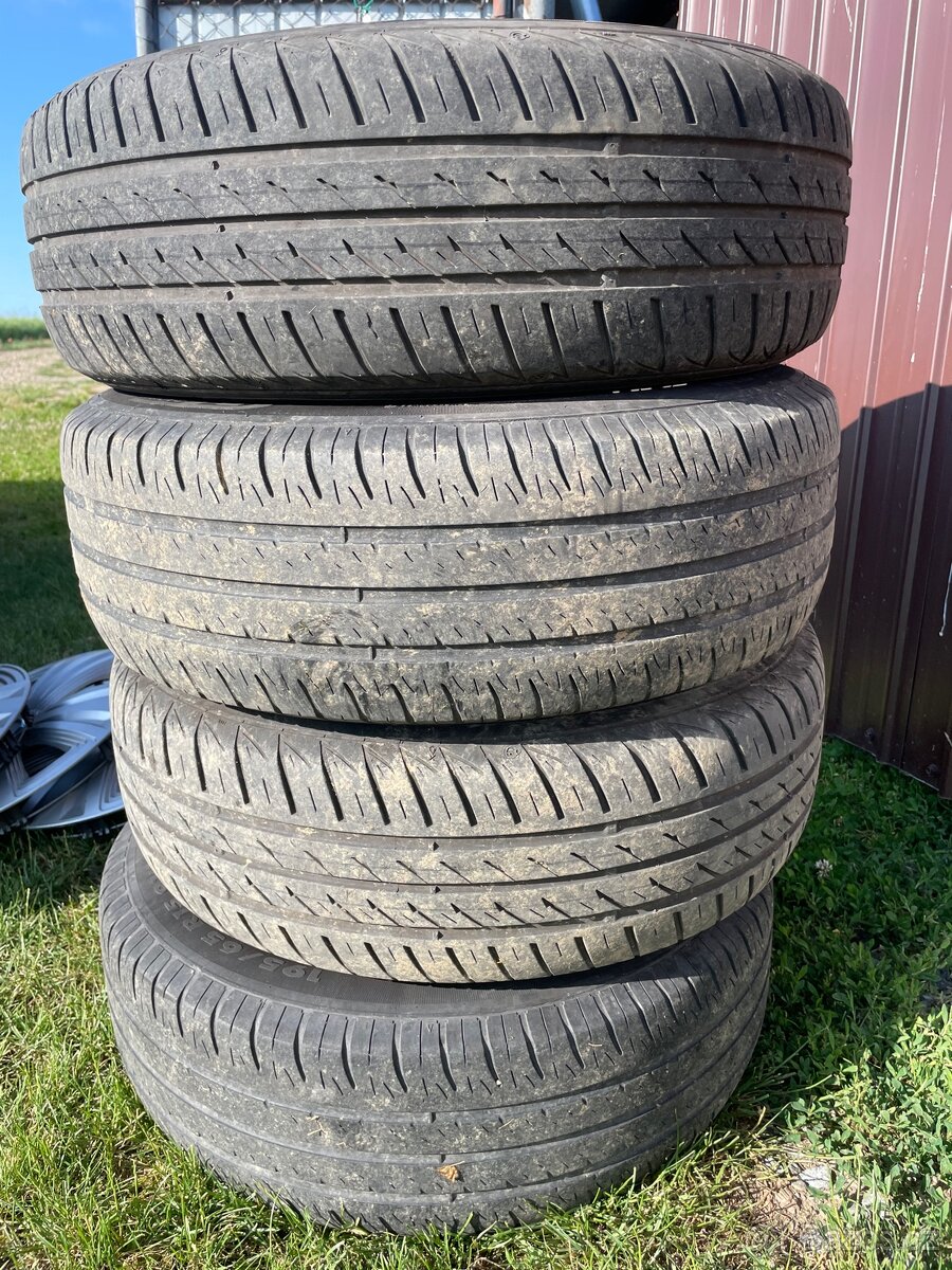 Letní kola r 15 škoda octavia 2