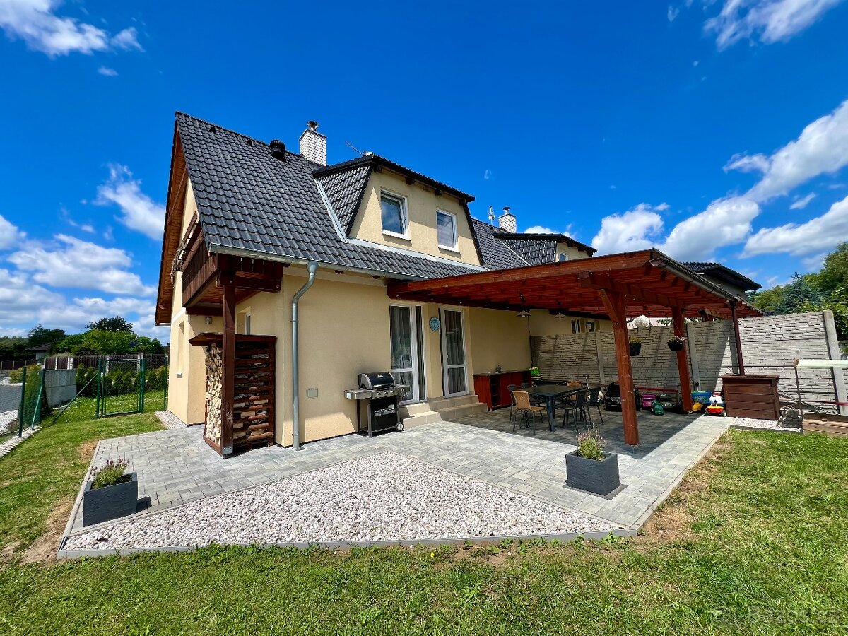 Rodinný dům, dvojdomek,130m2, Karlovy Vary