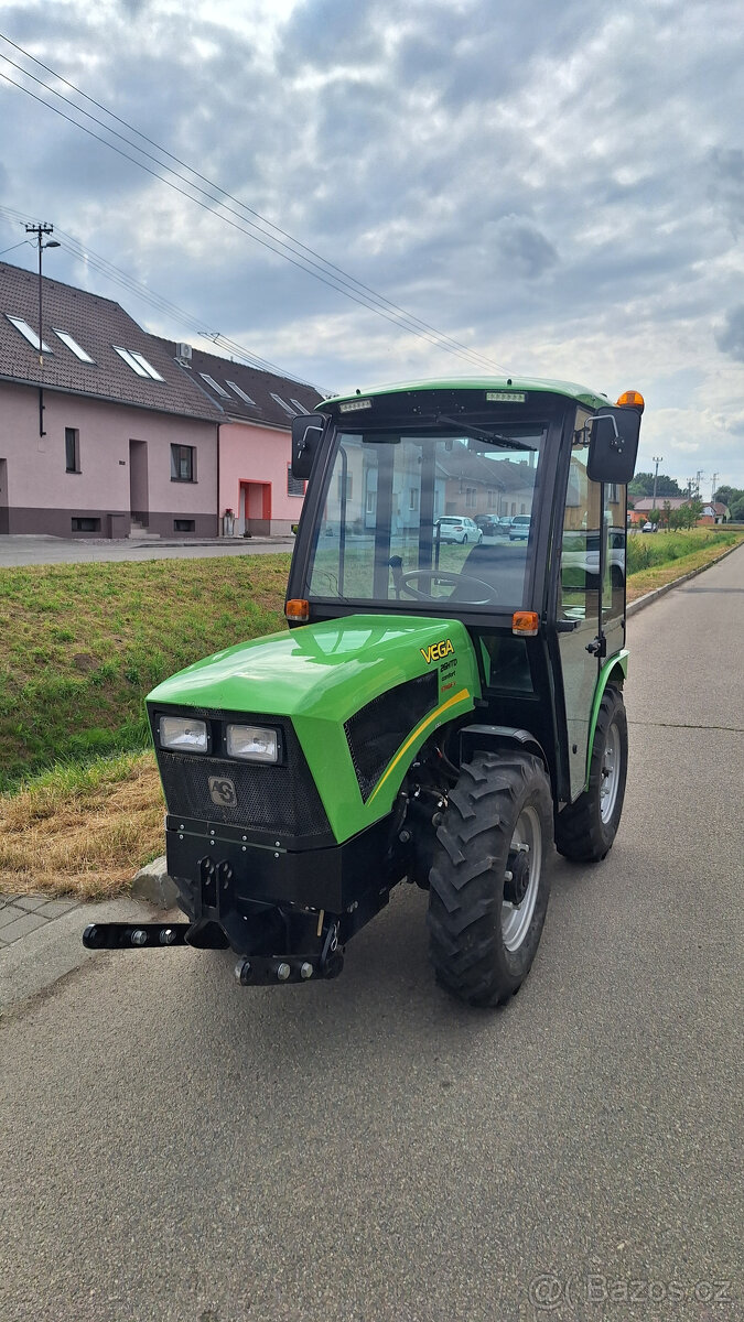 starší malotraktor VEGA Comfort 26 HTD Stage V r.v. 2022