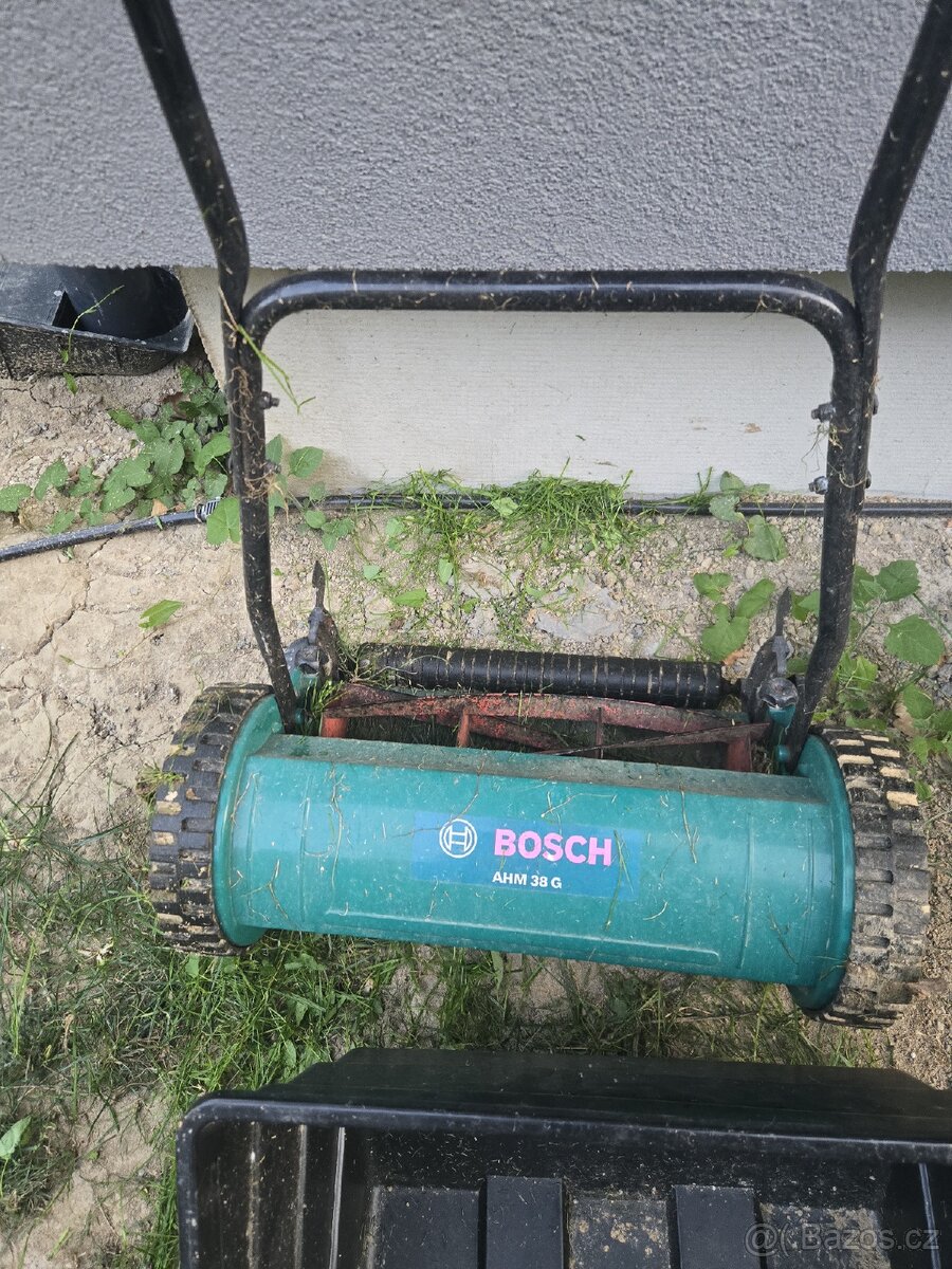 rotační sekačka na trávu Bosch