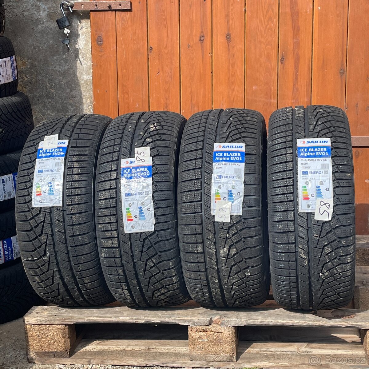 Nove Zimni pneu 235/45 R17 97V XL Sailun