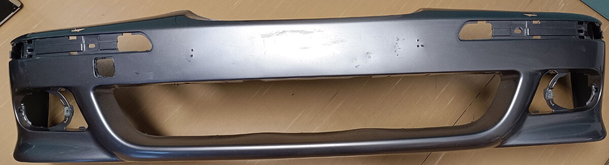 E39 M5 přední nárazník (Aspensilber)