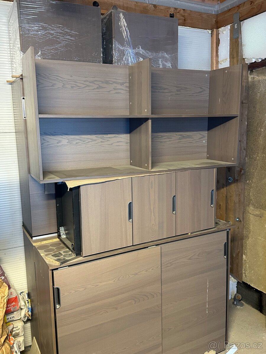 Kancelářský nábytek Galant IKEA dřevo - reprezentativní