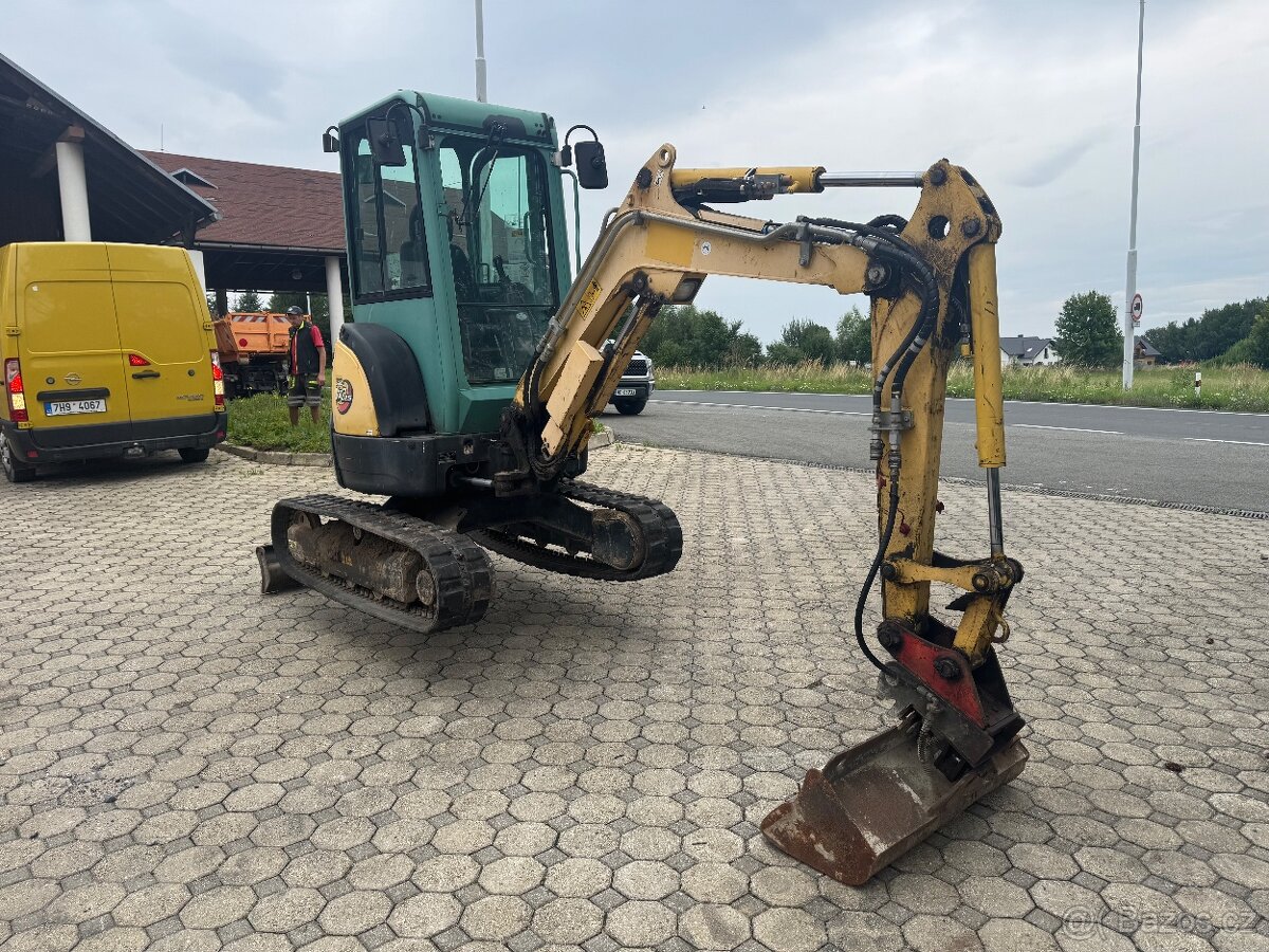 Yanmar Vio25 rok 15 a ca 3600 mth dobrý stav