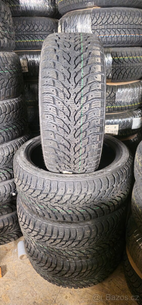 225/40/18 Nokian nove