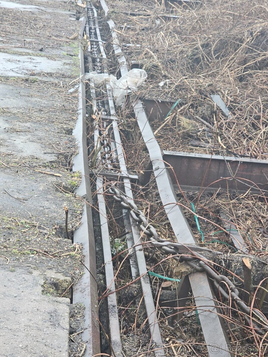 Koleje kolejnice na voziky, retez