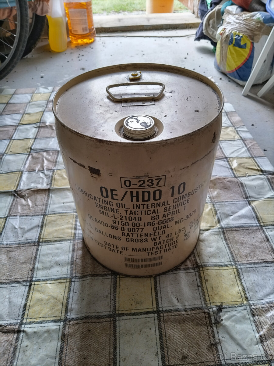 starý kanystr,soudek