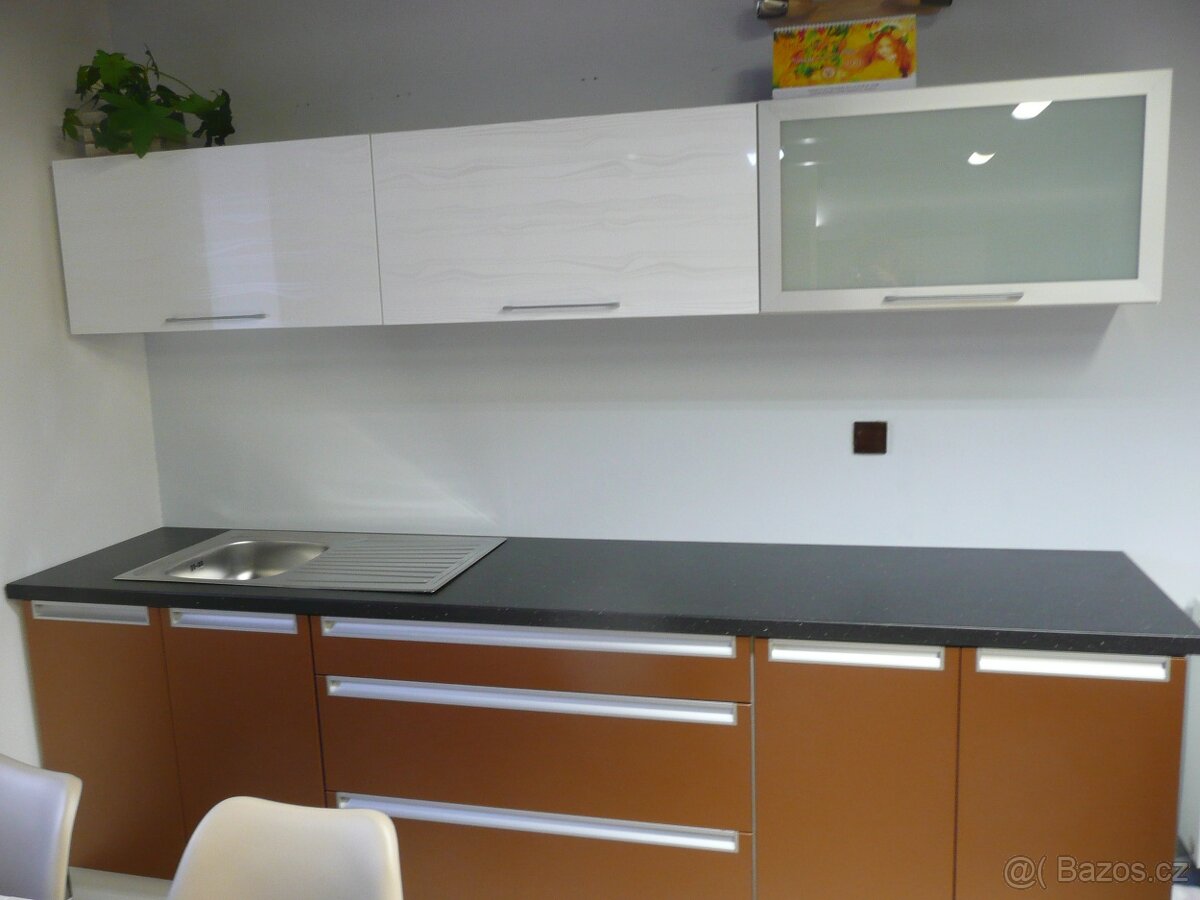 kuchyňská linka 260 cm