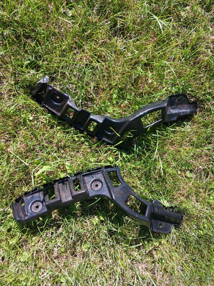 PRODÁM DRŽÁKA NA ZADNÍ NÁRAZNÍK NA ŠKODA CITIGO