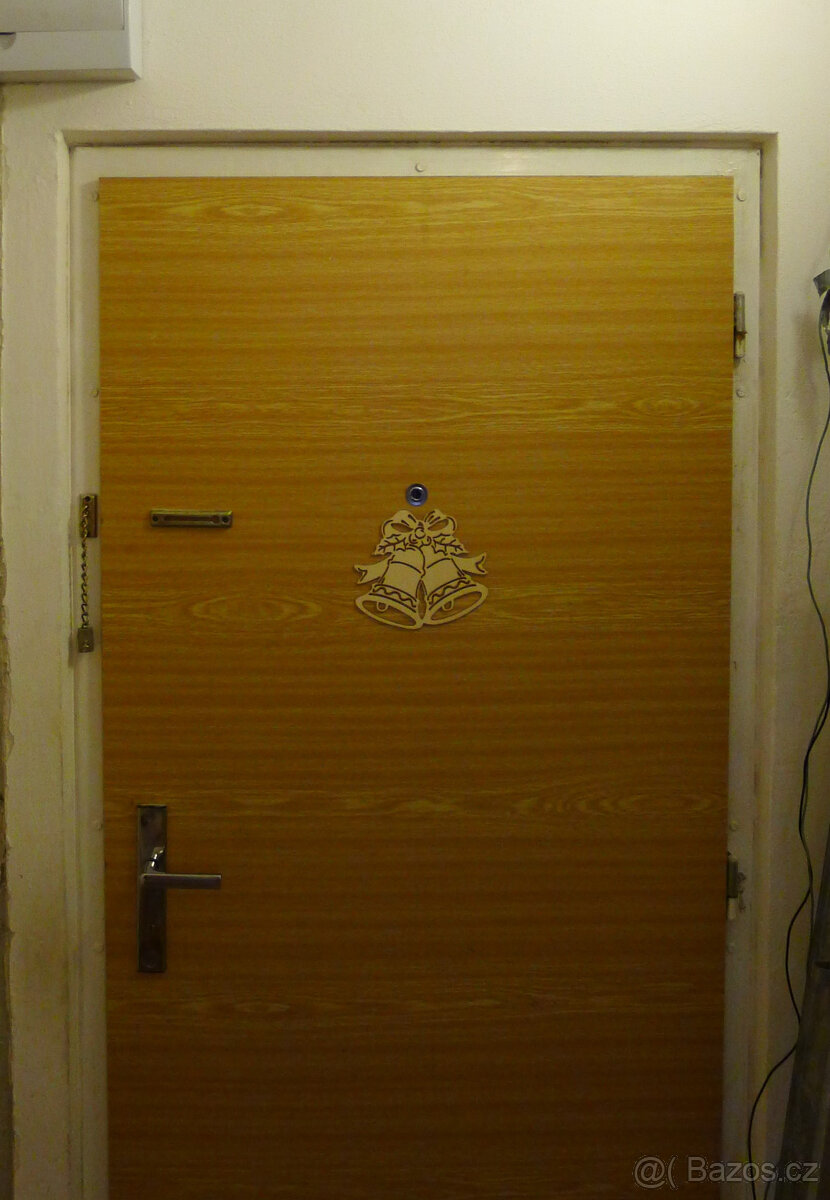 dveře od bytu