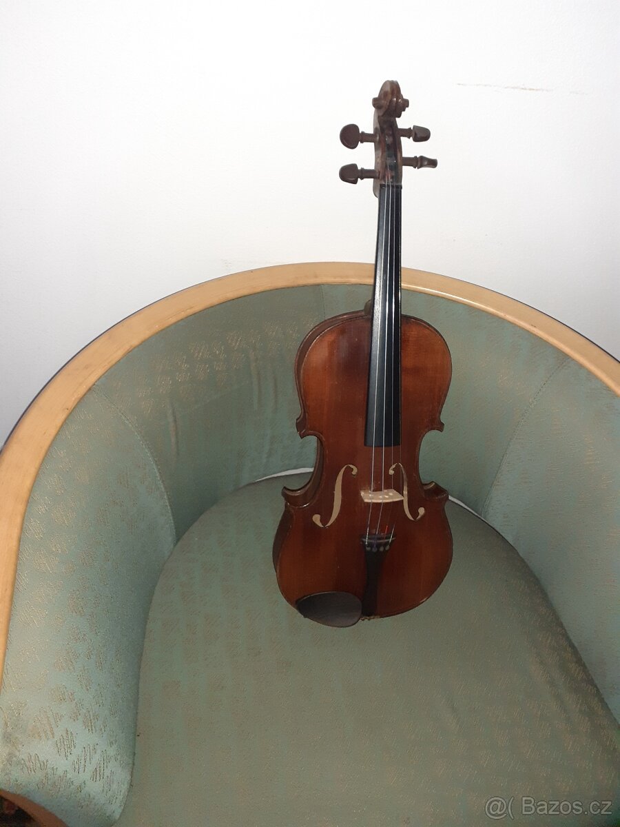 Staré housle- 4/4 .