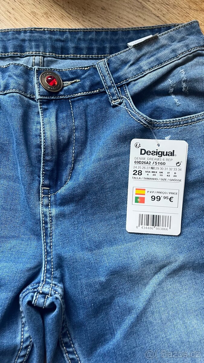 Jeansy Desigual