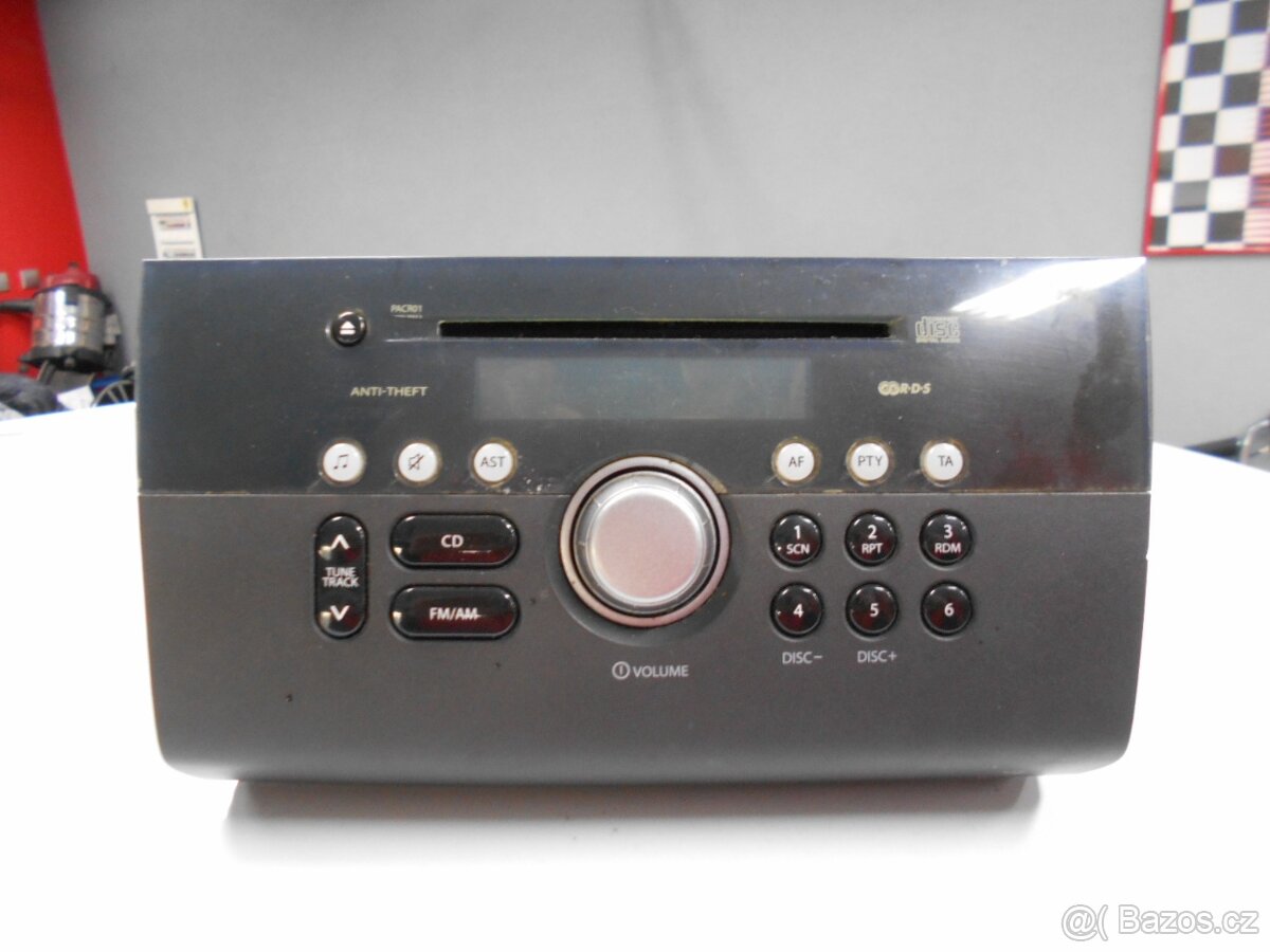 SUZUKI---AUTORADIO VIZ FOTO