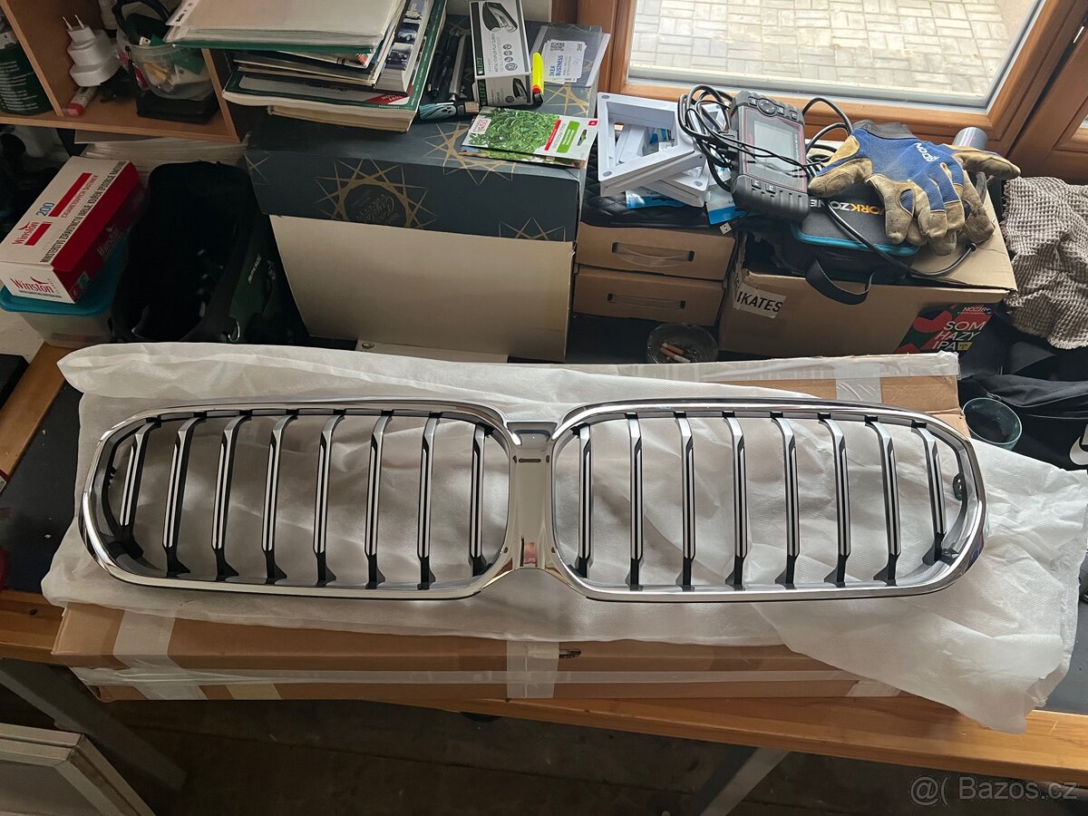 BMW 5 G30 G31 G38 MASKA LEDVINA MŘÍŽKA 9852283