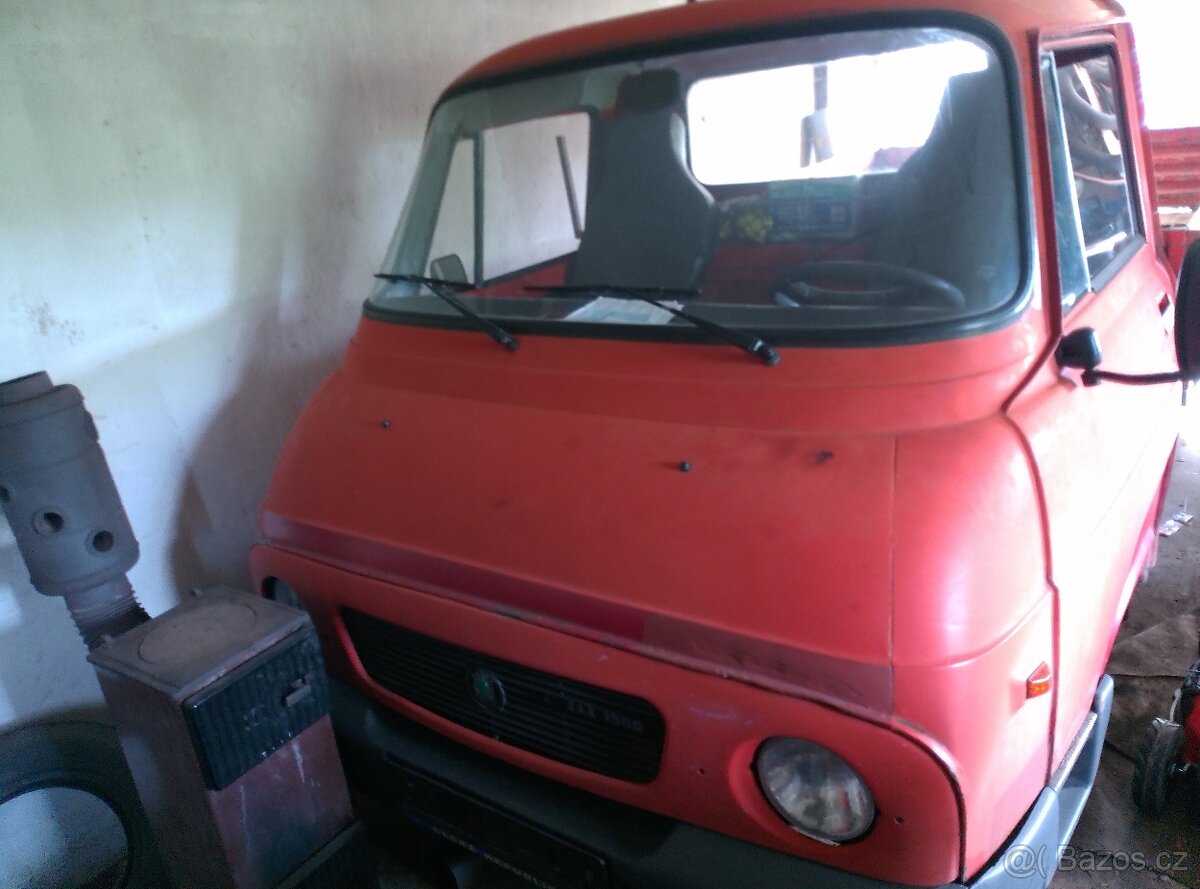 Škoda 1203 valník