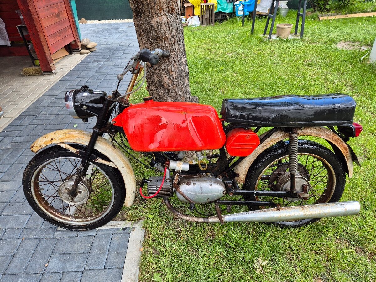 Jawa 23 Mustang bez TP, červený 4.