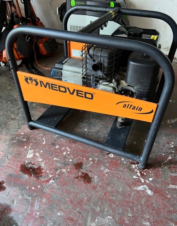 Medved Arctos 5000 B CCL elektrocentrála zánovní