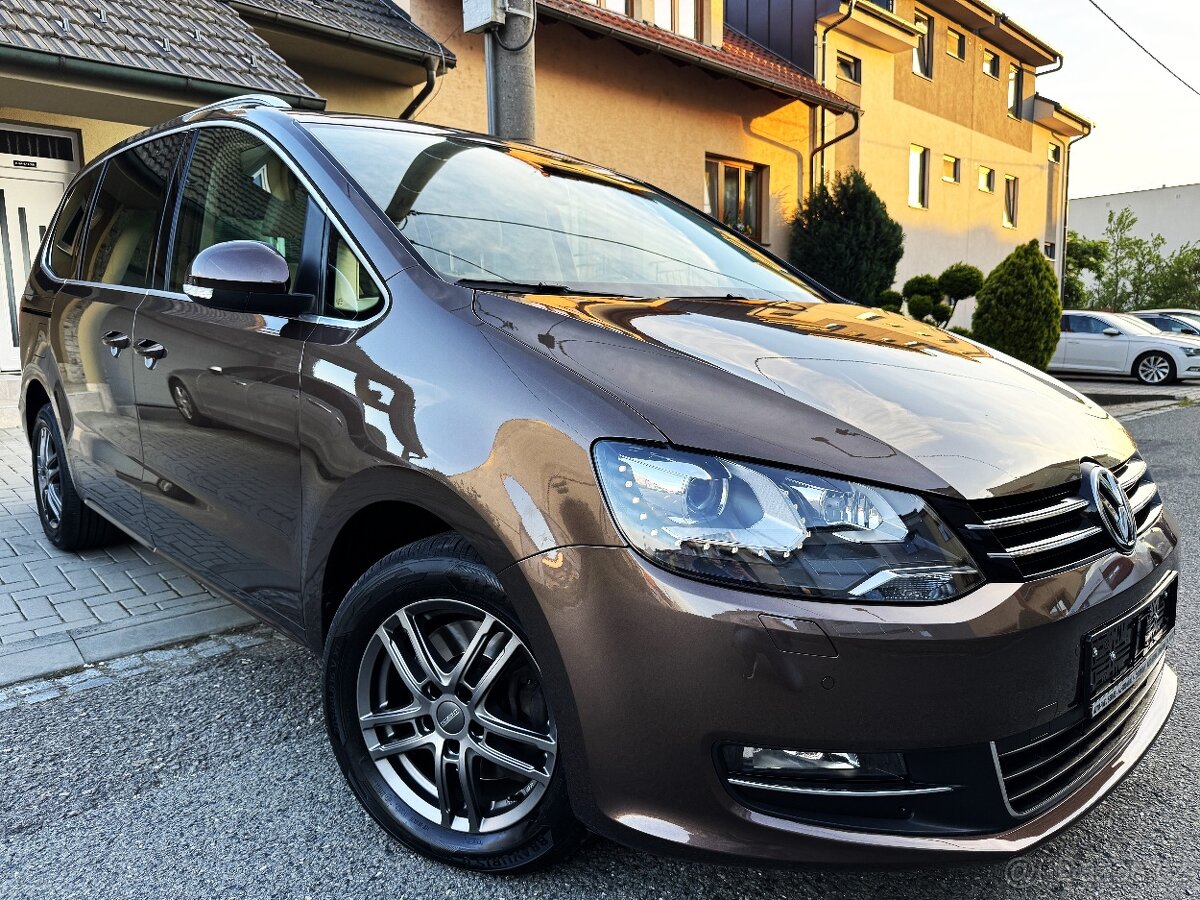 VOLKSWAGEN SHARAN 2.0TDI POLOKŮŽE,DSG,KAMERA,TAŽNÉ,BIXENONY,