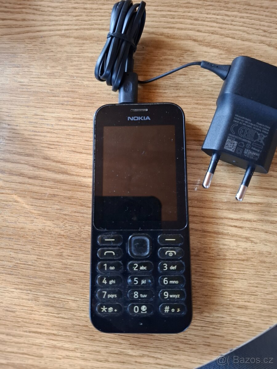 Mobilní telefon Nokia 222