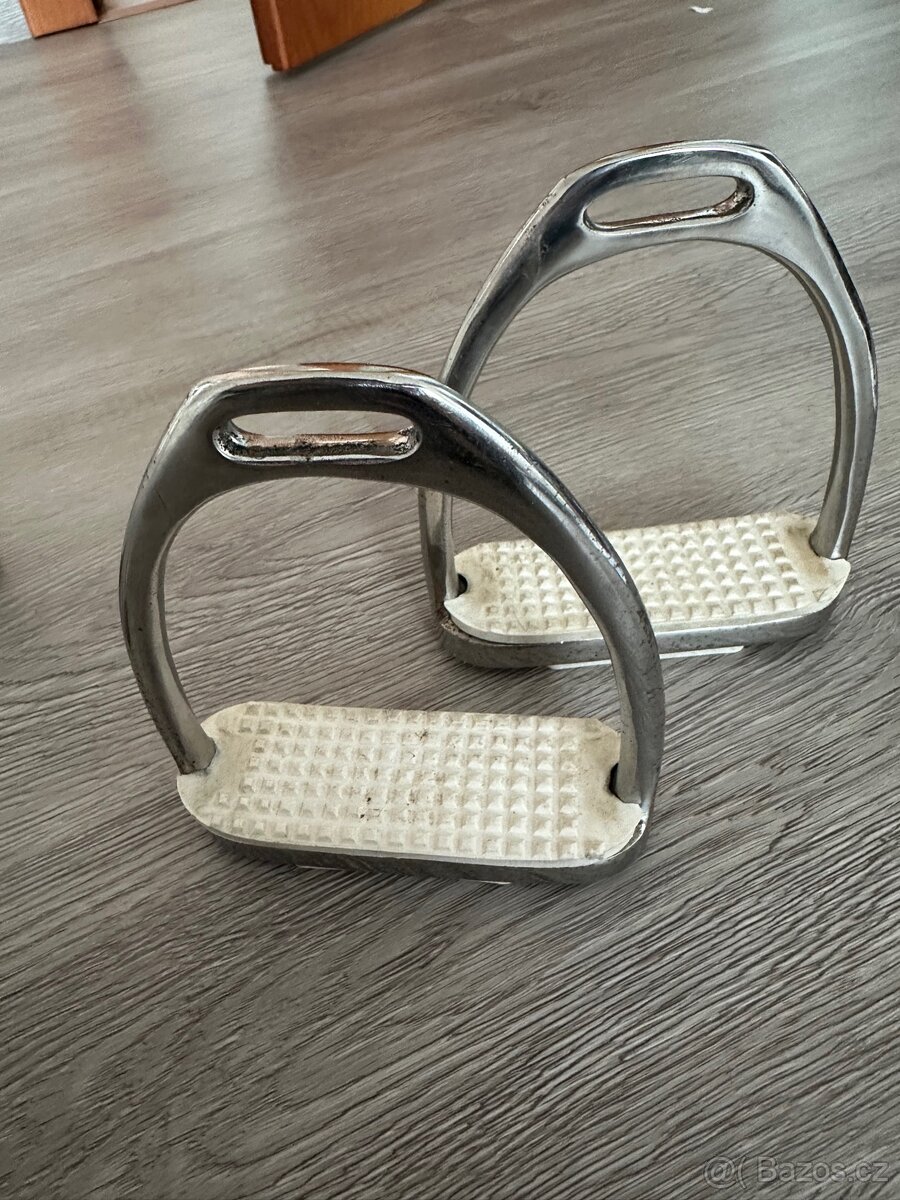 Dětské jezdecké třmeny