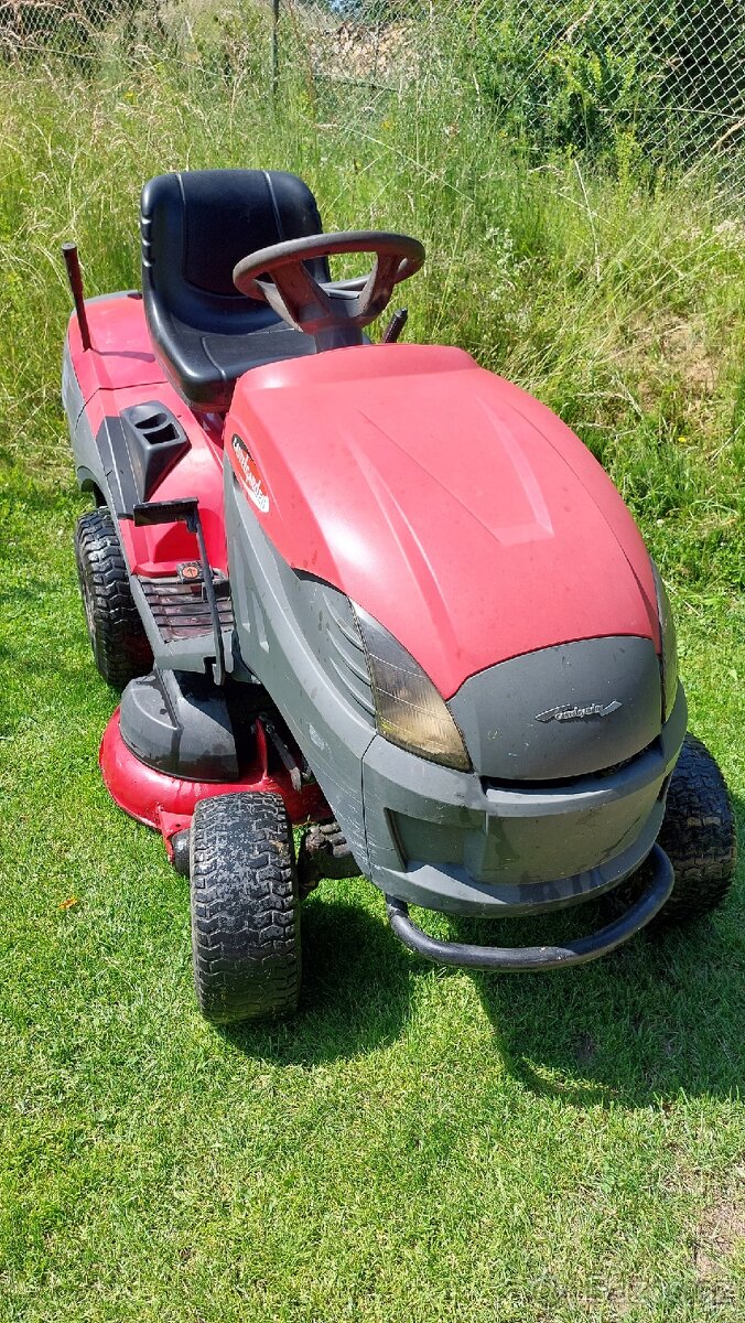 Zahradní traktor Castel Garden