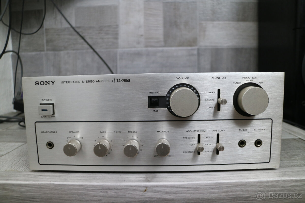 Pěkný zesilovač sony TA-2650