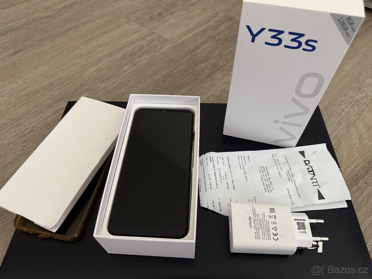 Vivo Y33s ve výborném stavu