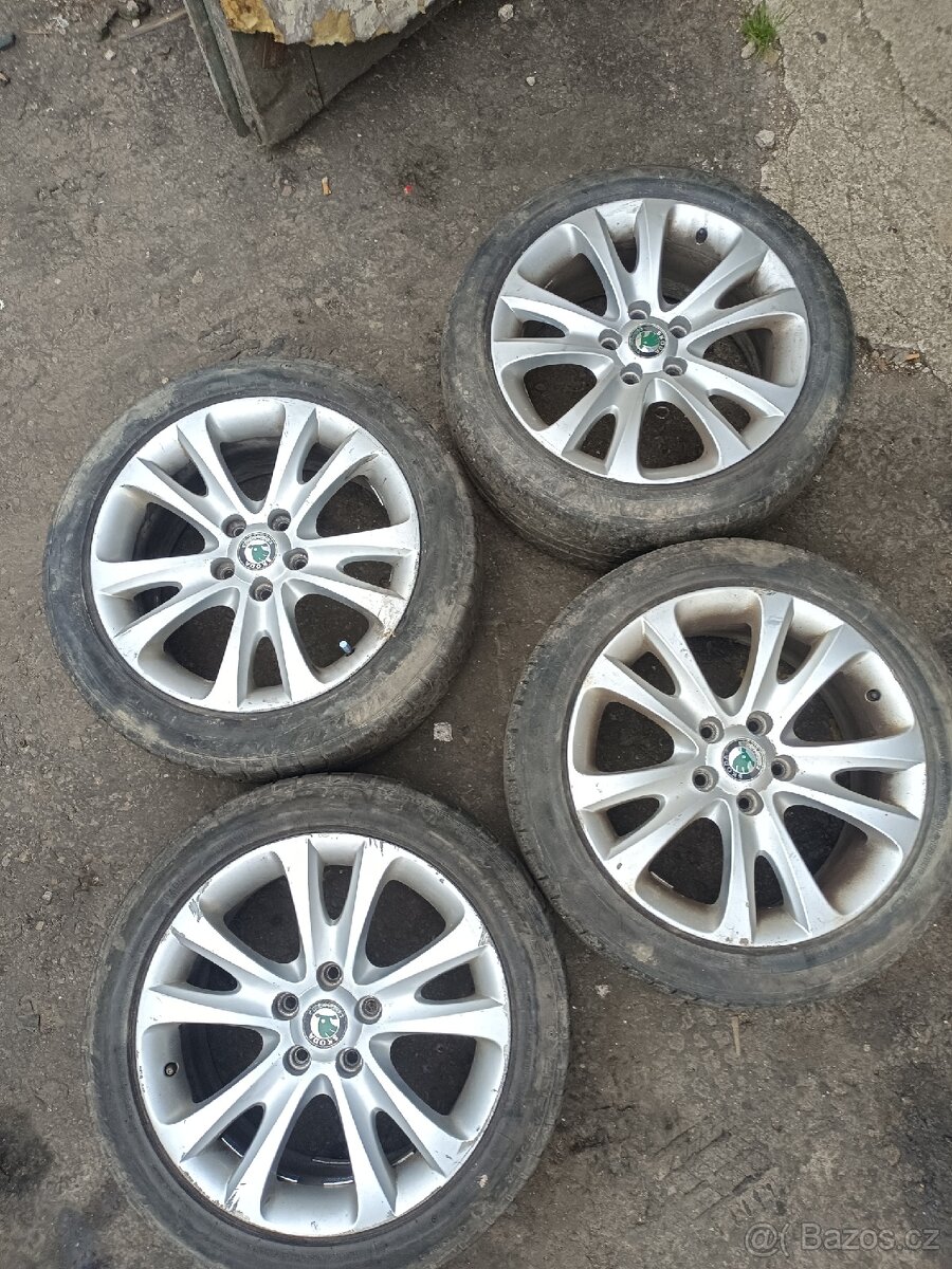 Octavia 2 ALU kola 5x112 225/45 r17