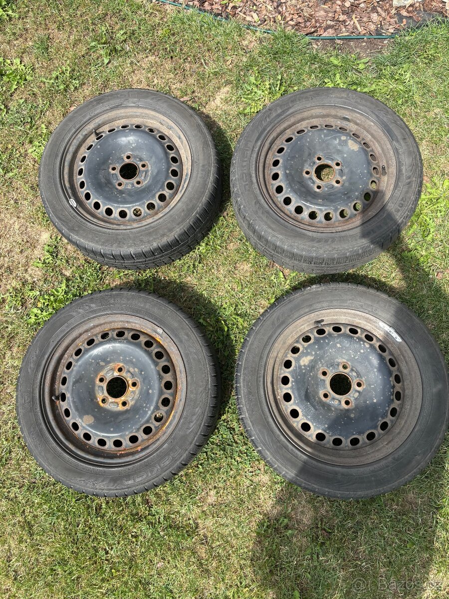 Plechové disky 16” + letní pneu Nokian – Ford Focus (r. 2006