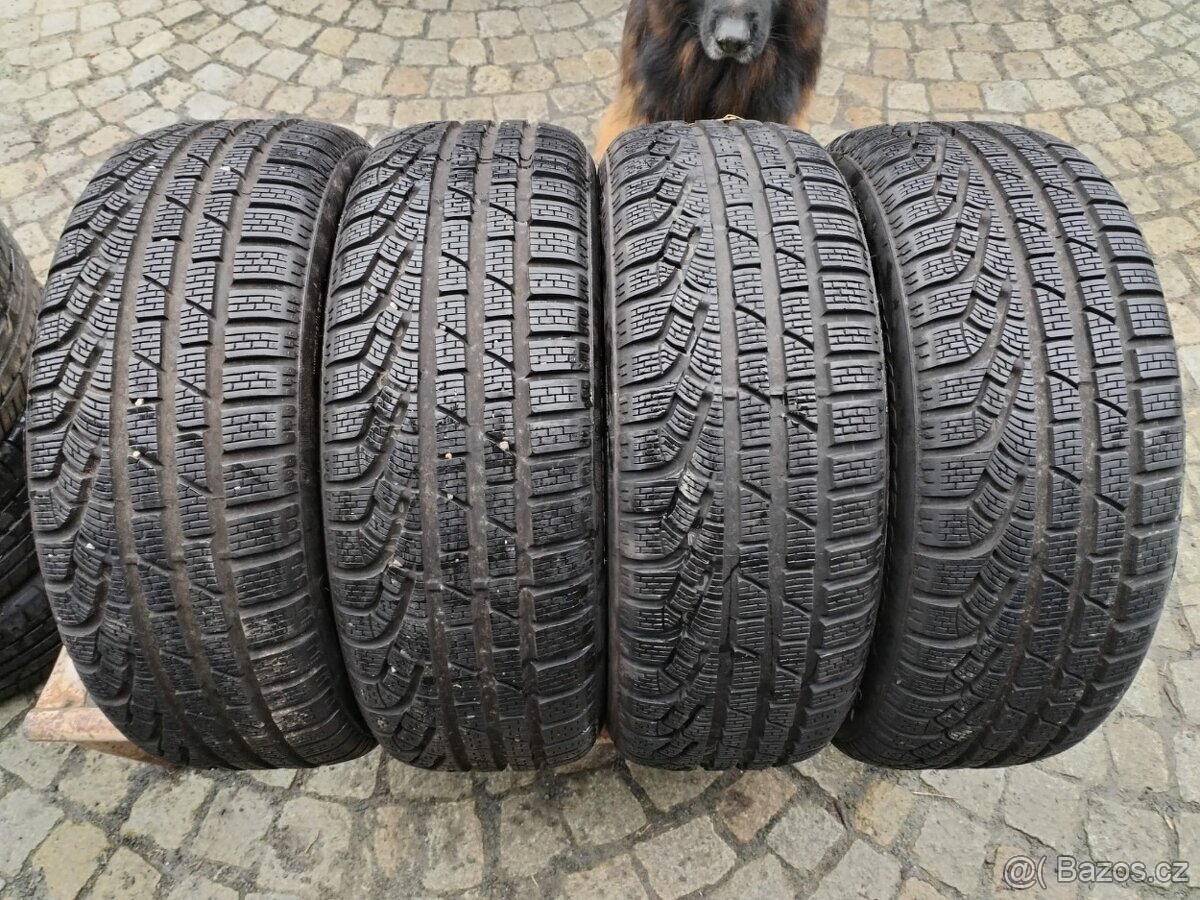 215/45/17 zimni pneu PIRELLI 215/45 R17