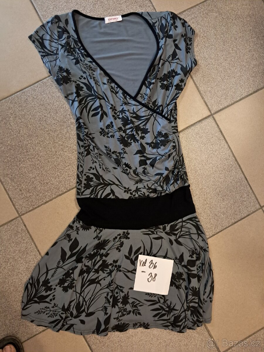 Elastické šaty