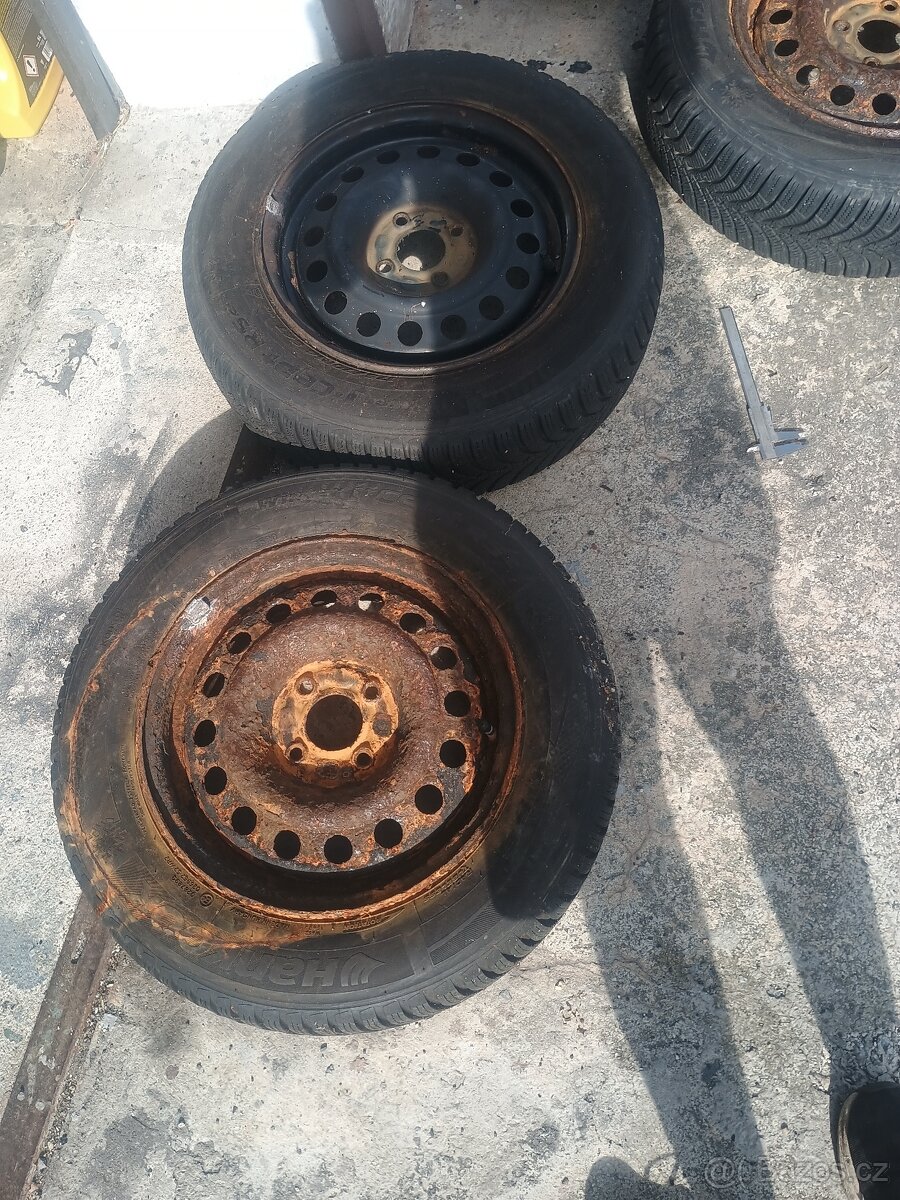 Zimní pneumatiky 175/70/14