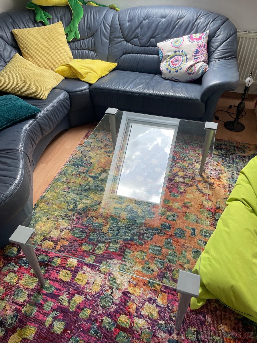 Skleněný stůl IKEA
