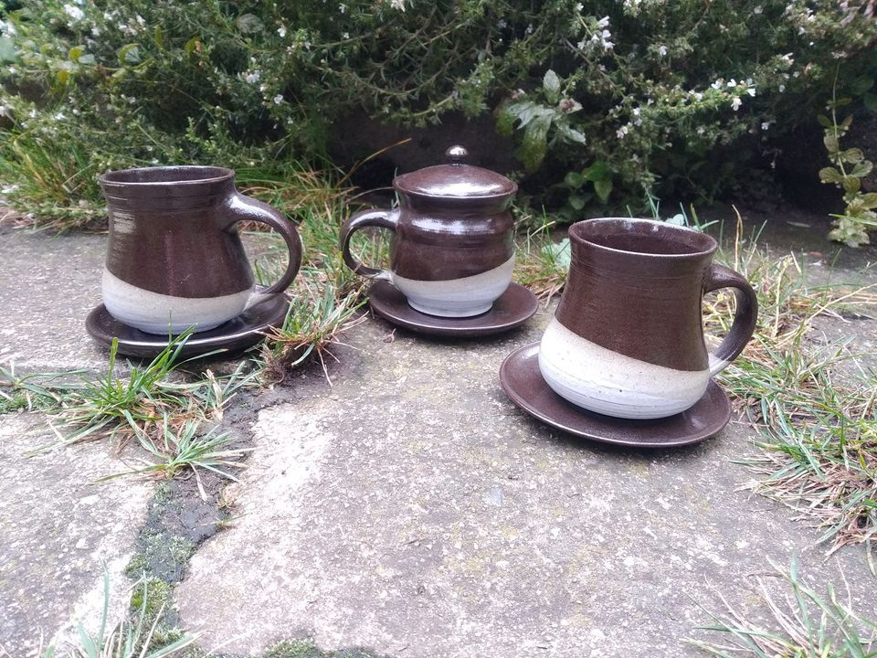 Keramické šálky a cukřenka, Balíkovna 39 Kč