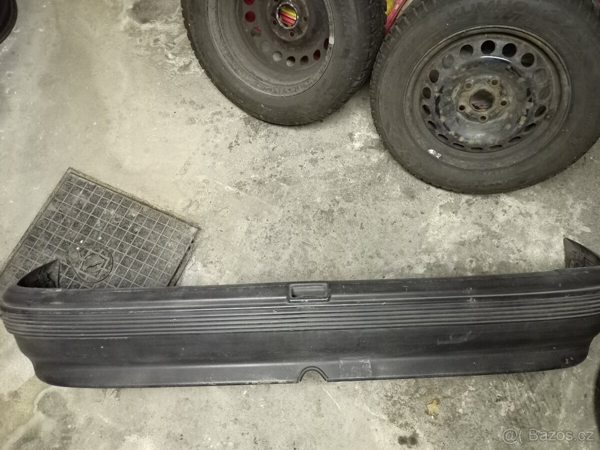 Nárazník Opel Kadett E
