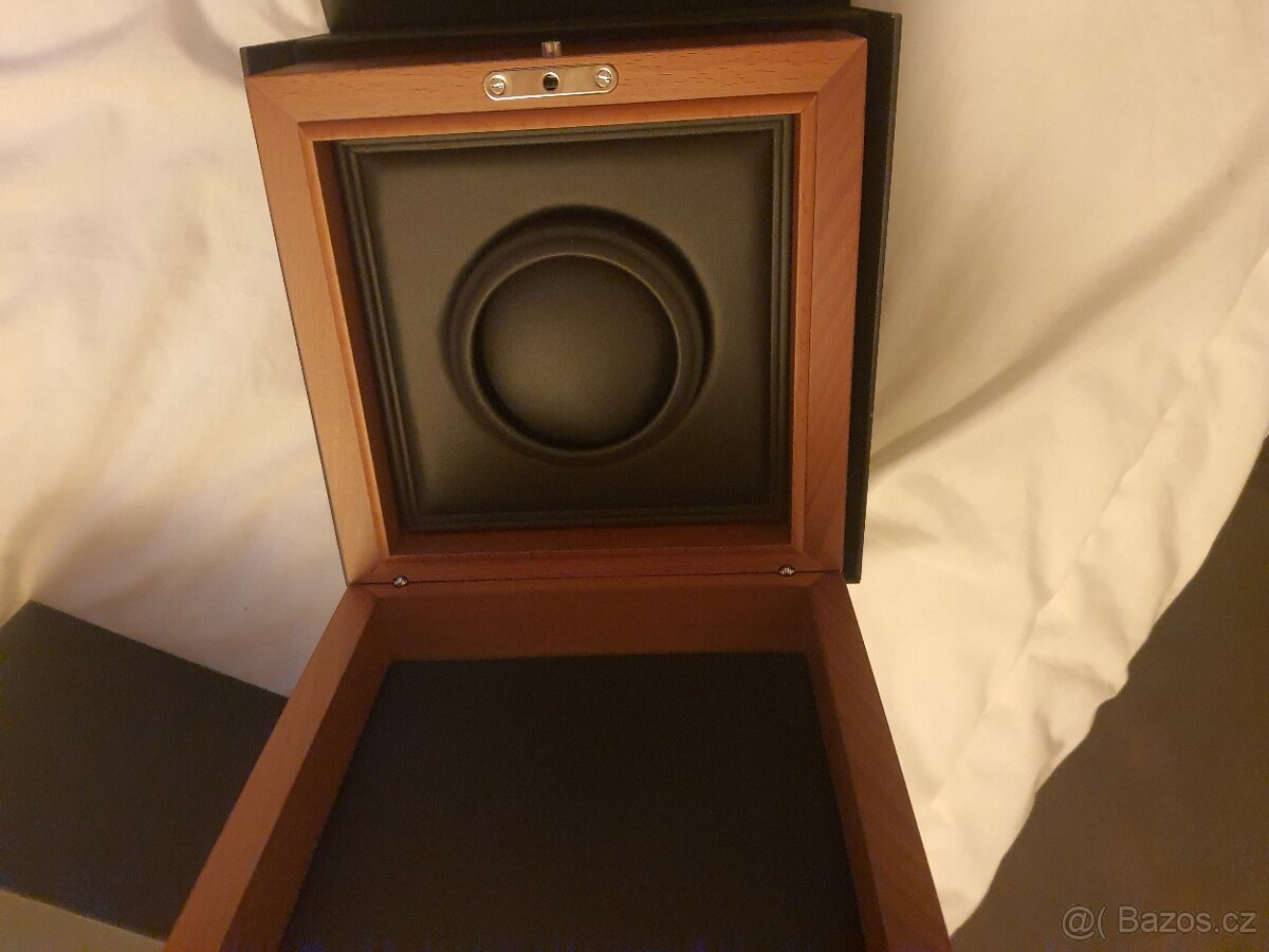 Prodam originalni krabicky od hodinek