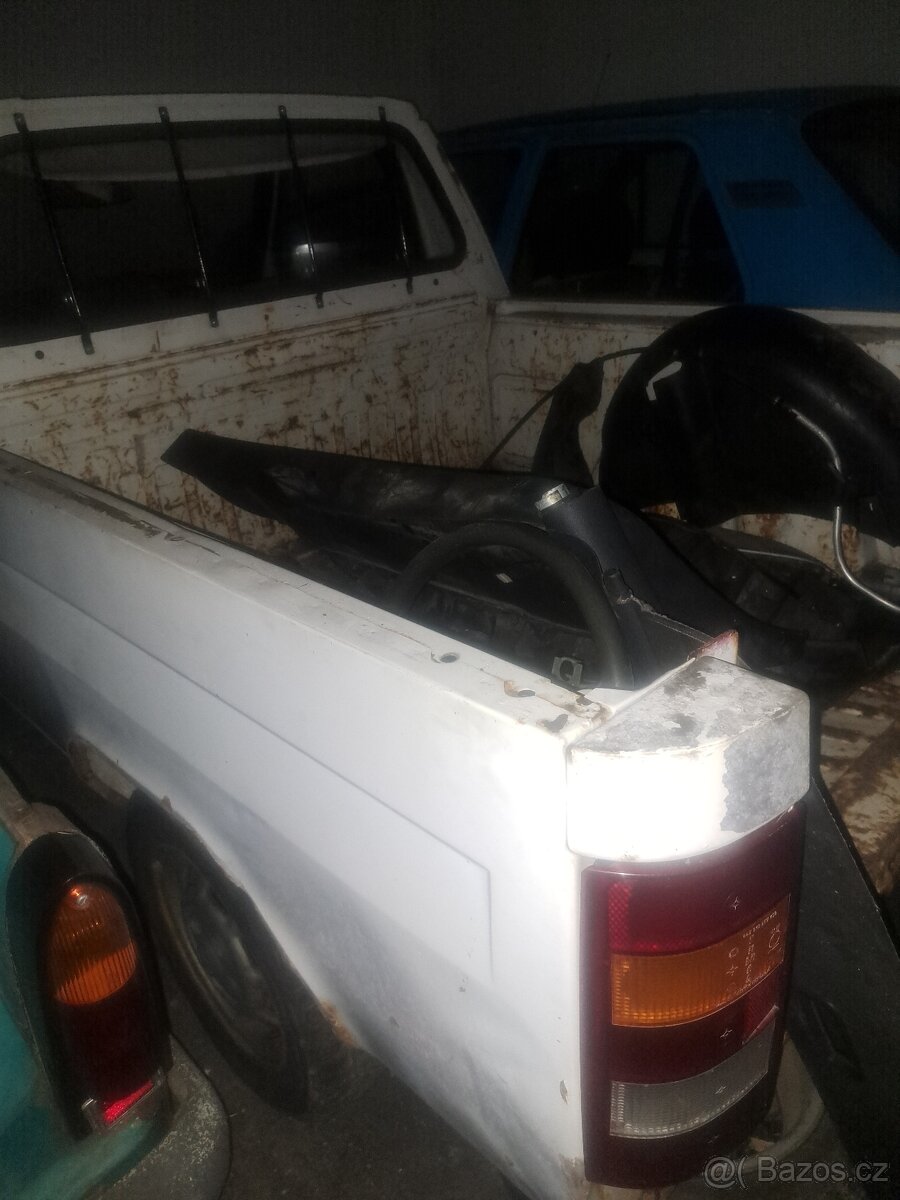 Prodám na Škoda Favorit pick up na náhradní díly