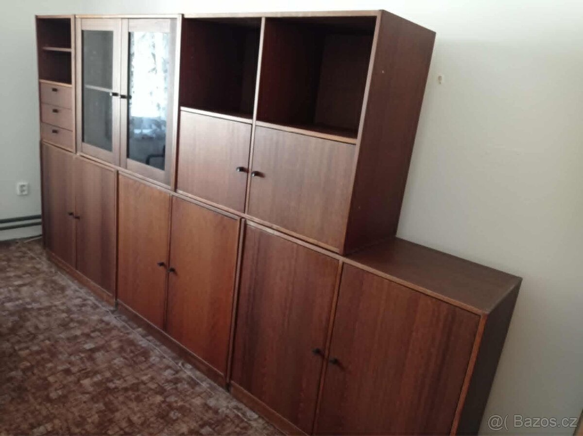 Obývací stěna-6 samostatných skříněk