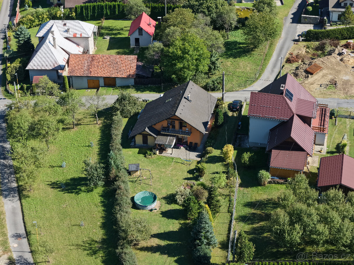 C. K JEDNÁNÍ Prodej RD 4+kk se dvěma koupelnami Val.Polanka