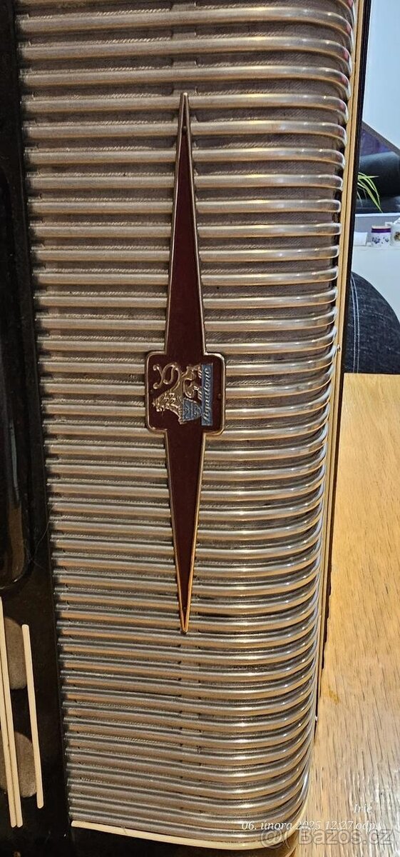 Acordeon Lignatone 120basů