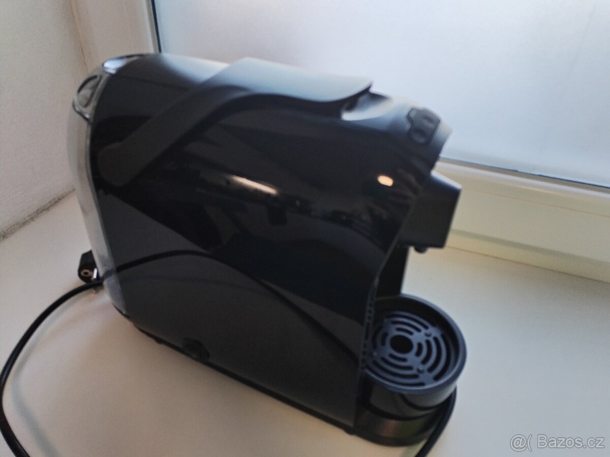 Kapslový kávovar tchibo cafissimo pure black