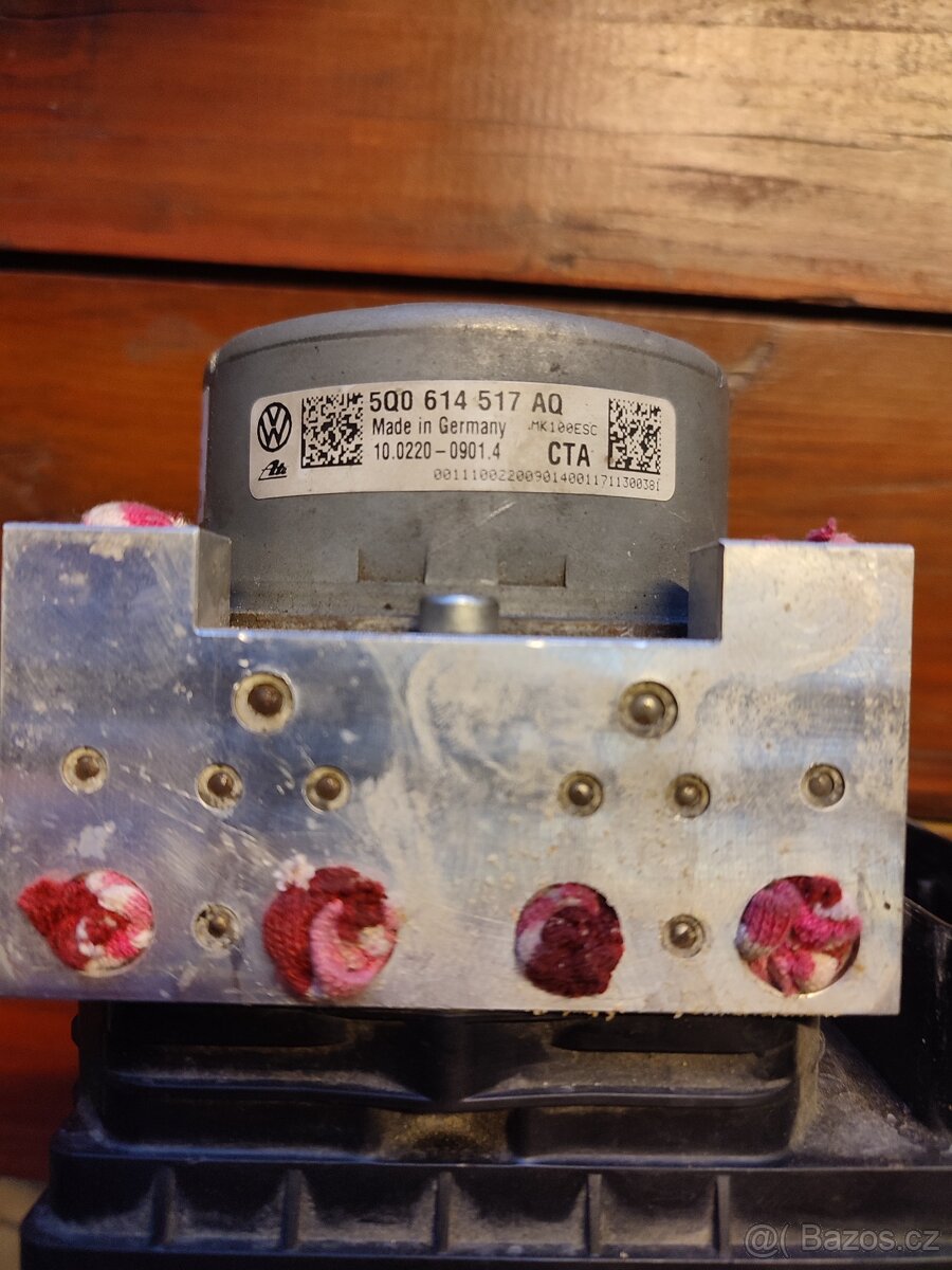 Škoda Octavia 3 řídící jednotka ABS